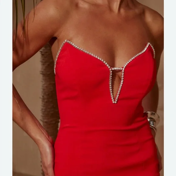 Elegant Red Strapless Dress